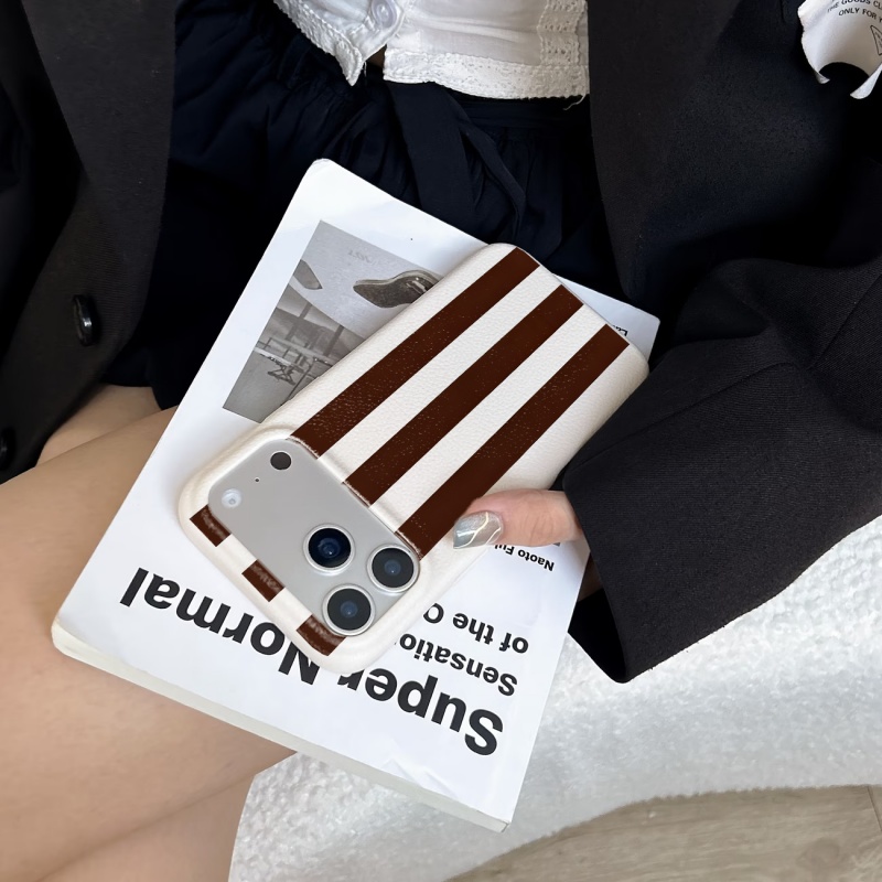 Brown and White Striped Lychee - Phone Cases Brown recension och pris